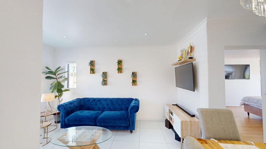 4 Bedroom Property for Sale in Rondevlei Park Western Cape